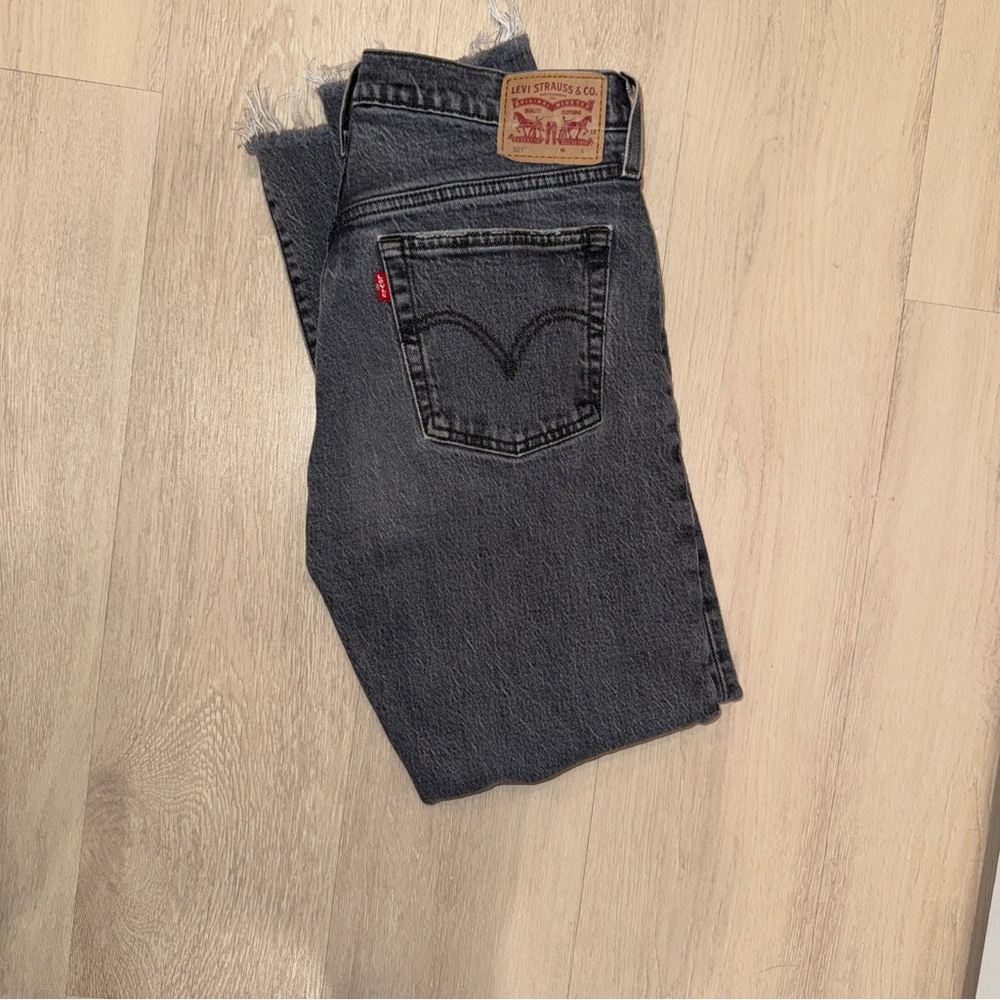 Levi’s 501 Original High Rise Straight Jeans Raw Hem - Women’s 28x28